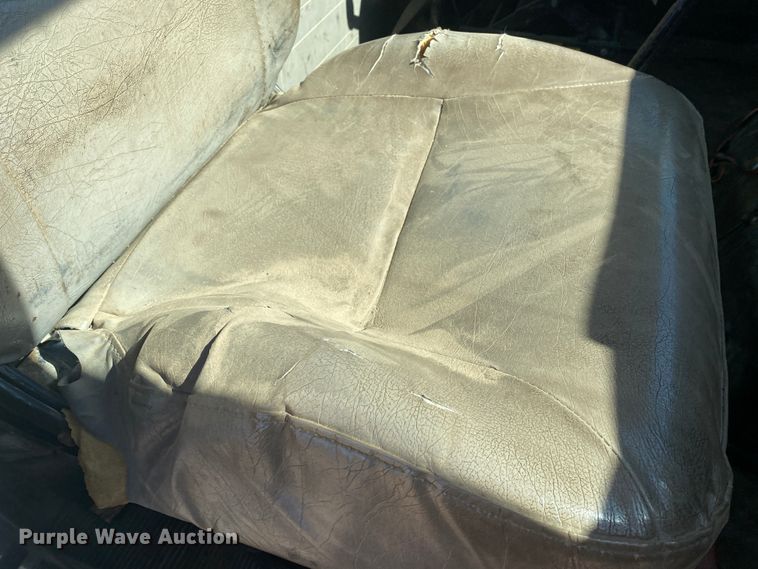 image for item DL1454 1998 International 2674  vacuum truck