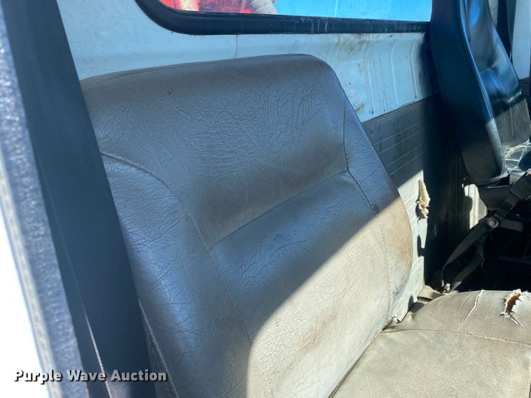 image for item DL1454 1998 International 2674  vacuum truck