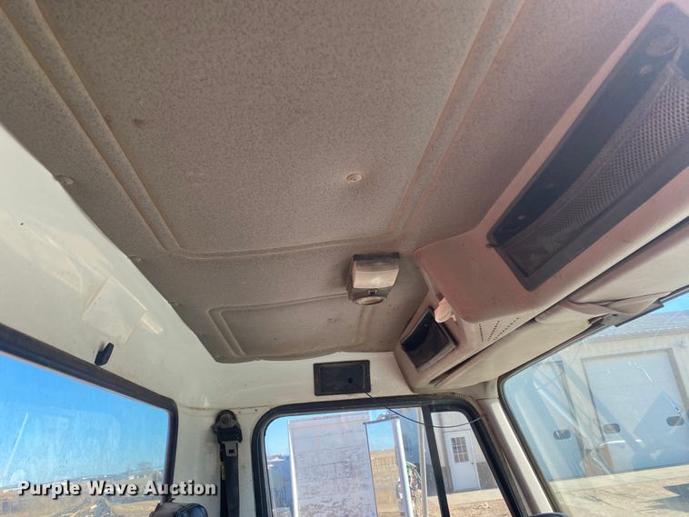 image for item DL1454 1998 International 2674  vacuum truck