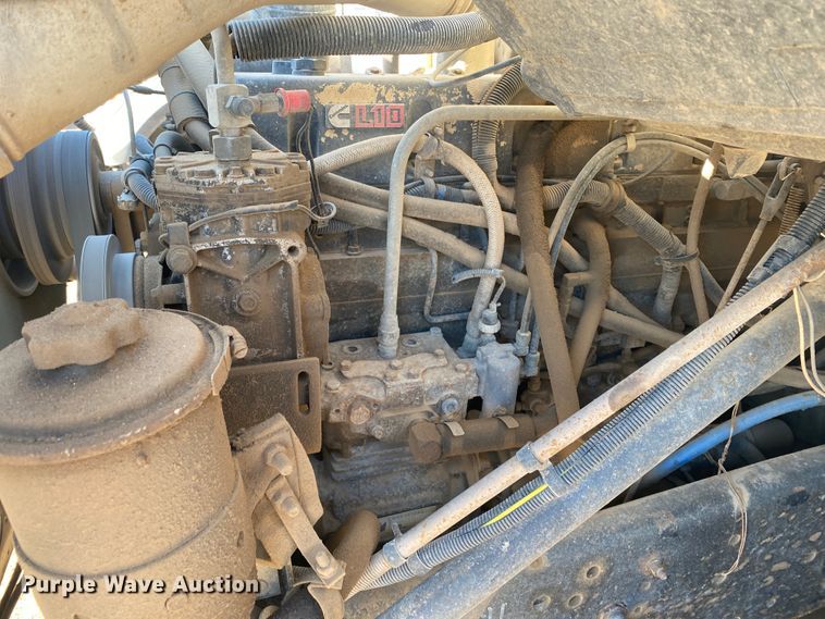 image for item DL1454 1998 International 2674  vacuum truck