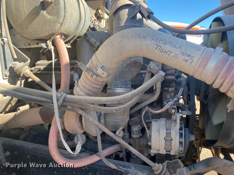 image for item DL1454 1998 International 2674  vacuum truck