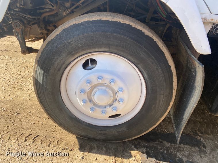 image for item DL1454 1998 International 2674  vacuum truck