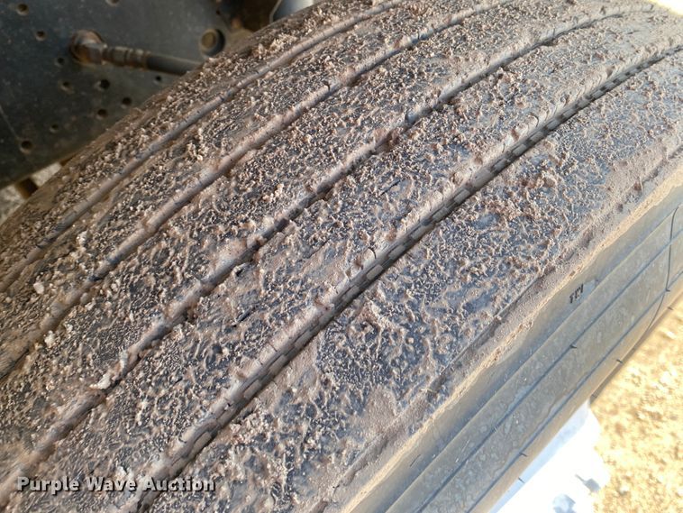 image for item DL1454 1998 International 2674  vacuum truck