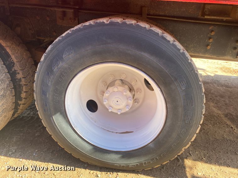 image for item DL1454 1998 International 2674  vacuum truck