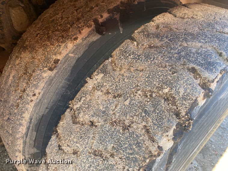 image for item DL1454 1998 International 2674  vacuum truck