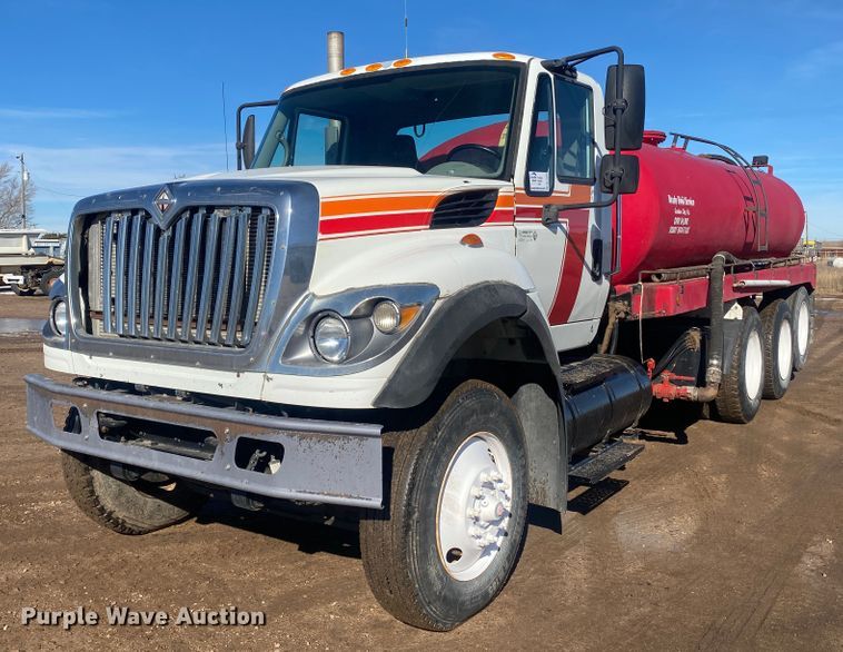 image for item DL1455 2008 International 7600  vacuum truck