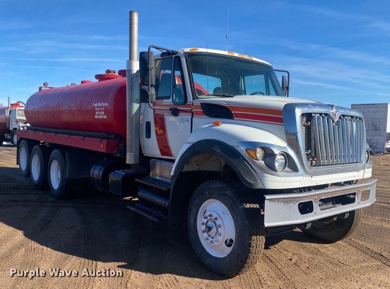 image for item DL1455 2008 International 7600  vacuum truck