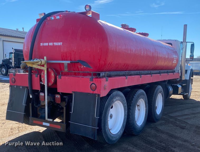 image for item DL1455 2008 International 7600  vacuum truck