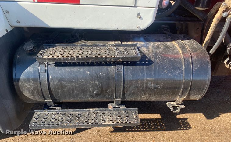 image for item DL1455 2008 International 7600  vacuum truck