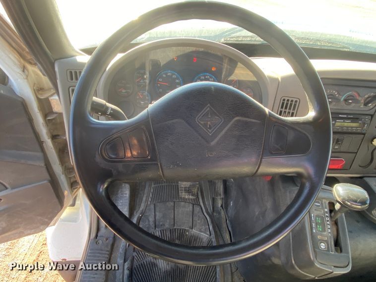 image for item DL1455 2008 International 7600  vacuum truck