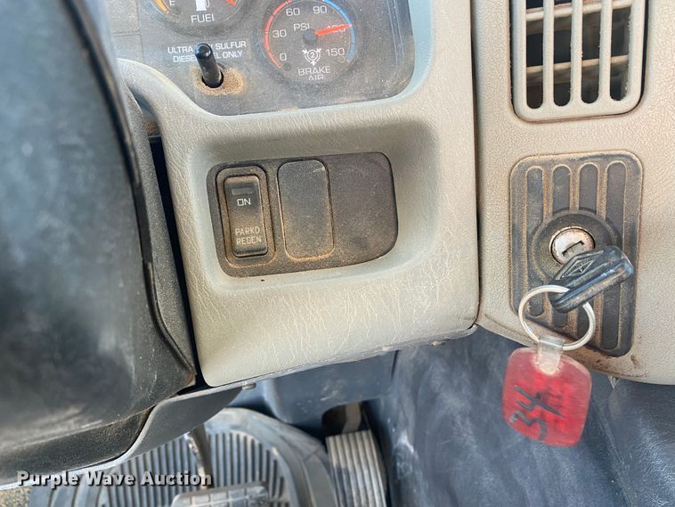 image for item DL1455 2008 International 7600  vacuum truck