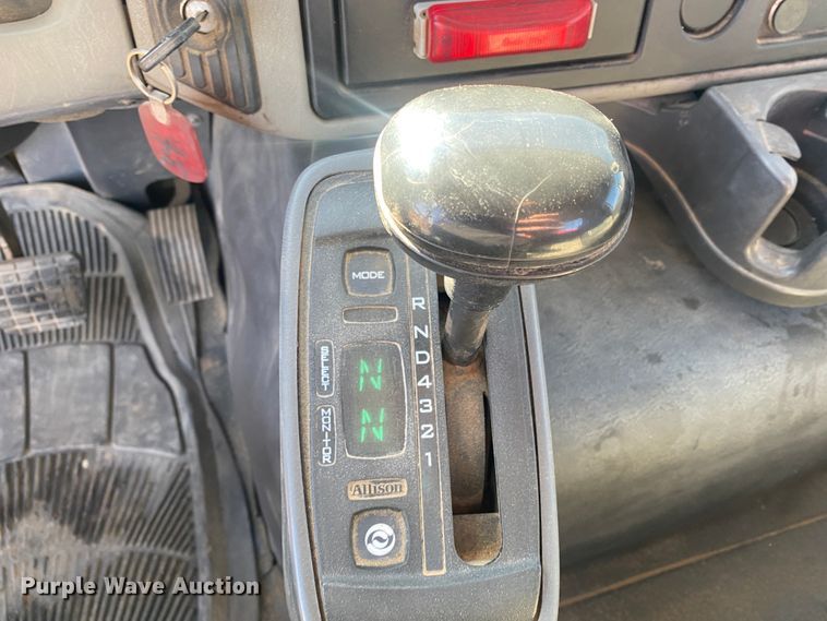 image for item DL1455 2008 International 7600  vacuum truck