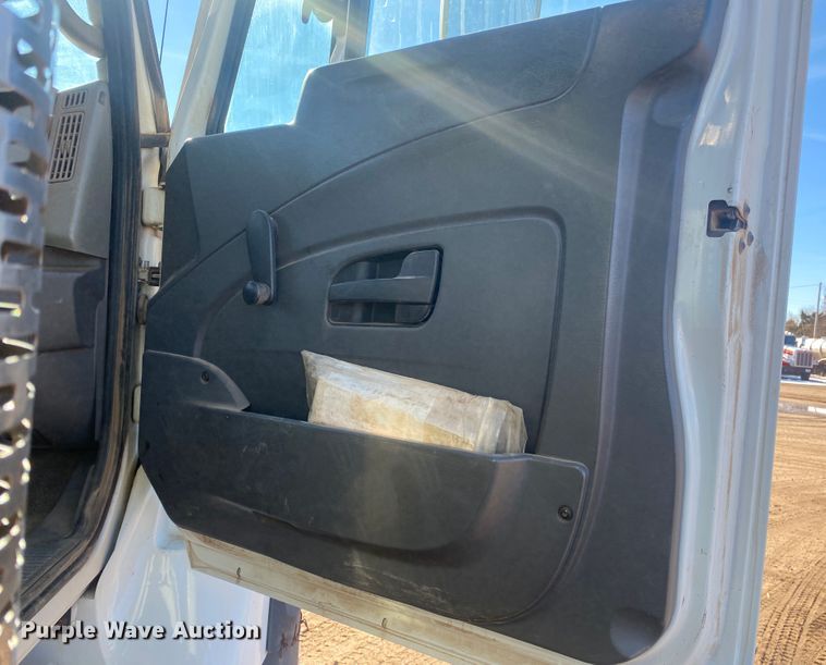 image for item DL1455 2008 International 7600  vacuum truck