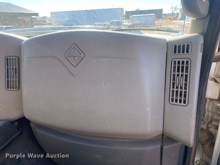 image for item DL1455 2008 International 7600  vacuum truck