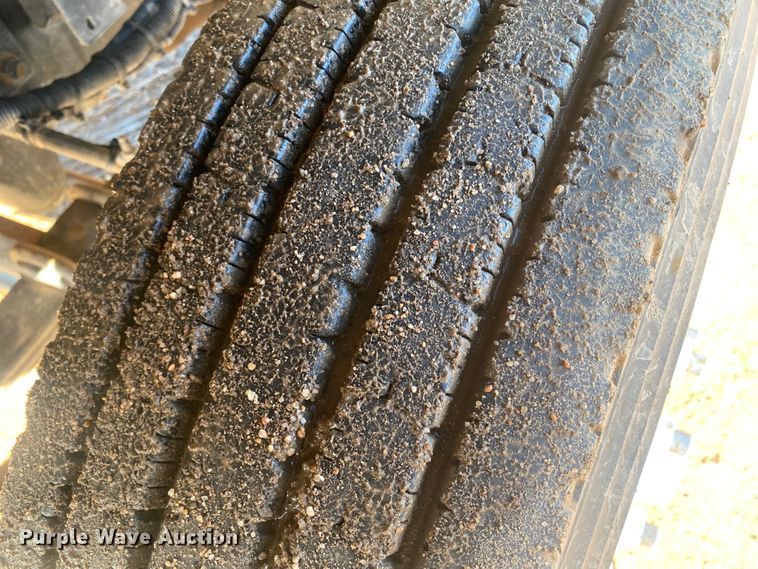 image for item DL1455 2008 International 7600  vacuum truck