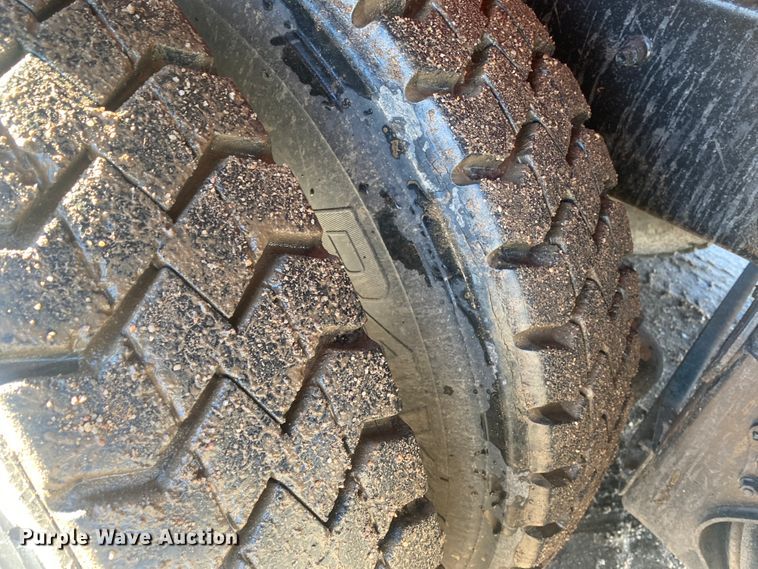 image for item DL1455 2008 International 7600  vacuum truck