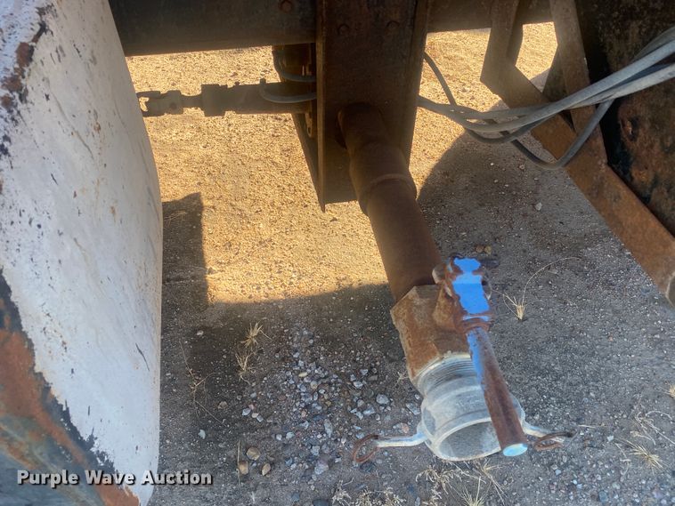 image for item DL1456 1994 International  vacuum truck