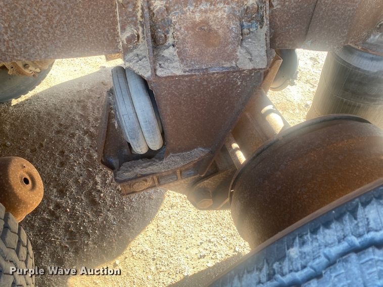 image for item DL1456 1994 International  vacuum truck