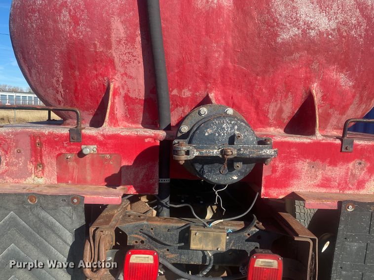 image for item DL1456 1994 International  vacuum truck