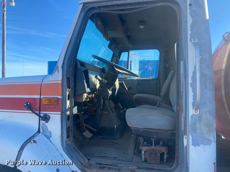 image for item DL1456 1994 International  vacuum truck