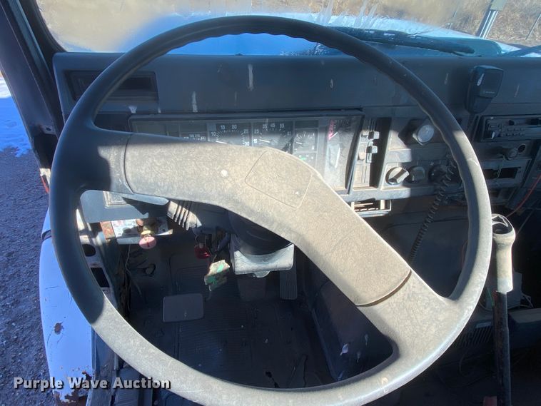 image for item DL1456 1994 International  vacuum truck