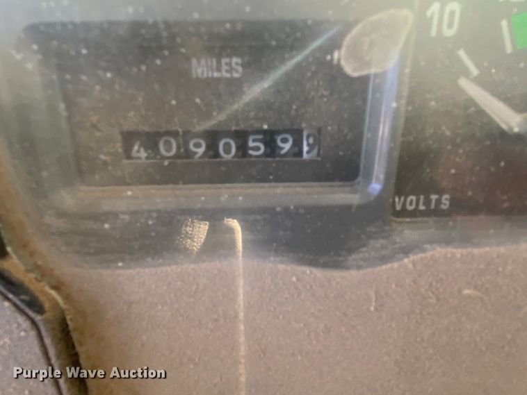 image for item DL1456 1994 International  vacuum truck