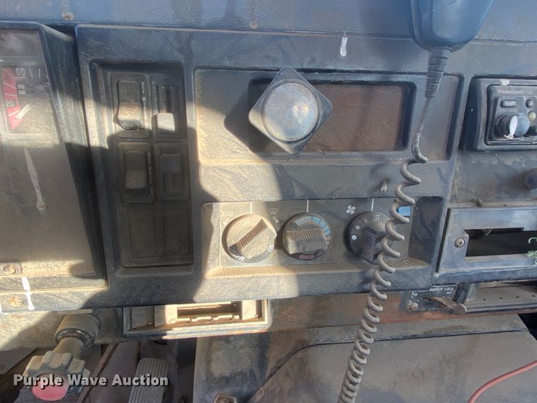 image for item DL1456 1994 International  vacuum truck