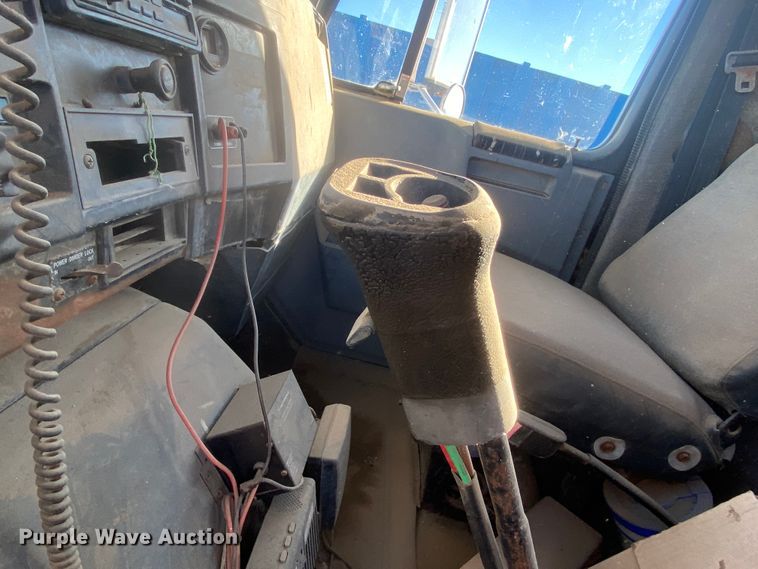 image for item DL1456 1994 International  vacuum truck