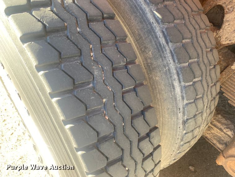 image for item DL1456 1994 International  vacuum truck