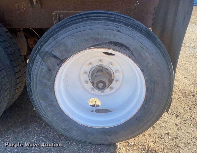 image for item DL1456 1994 International  vacuum truck