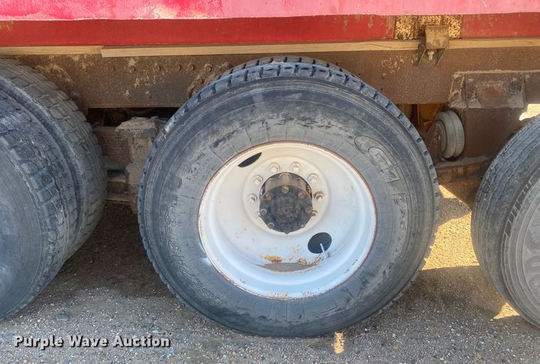 image for item DL1456 1994 International  vacuum truck