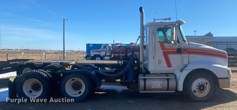 image for item DL1457 2006 International 9200i  semi truck