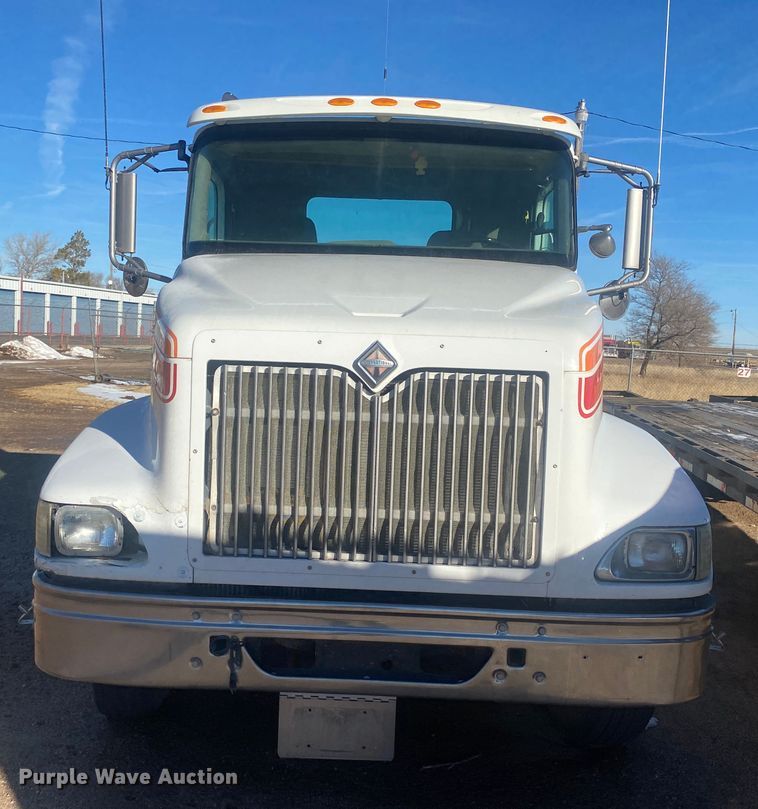 image for item DL1457 2006 International 9200i  semi truck