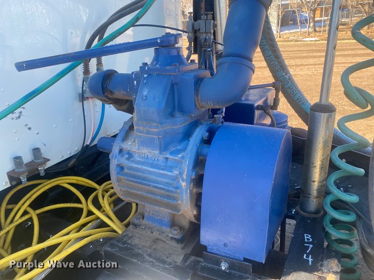 image for item DL1457 2006 International 9200i  semi truck