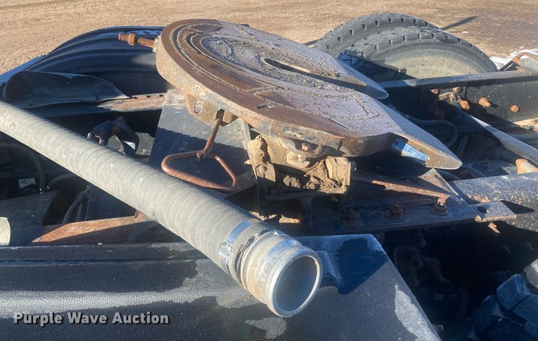 image for item DL1457 2006 International 9200i  semi truck