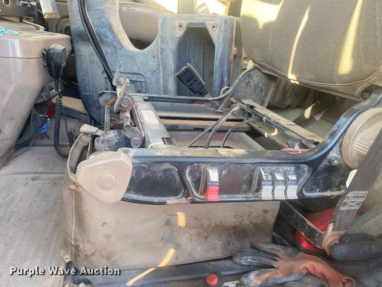 image for item DL1457 2006 International 9200i  semi truck