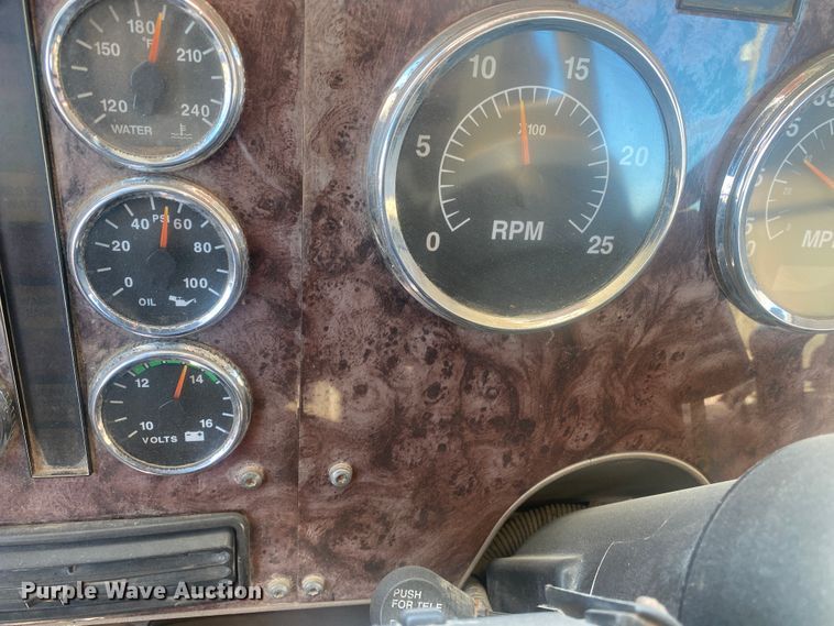 image for item DL1457 2006 International 9200i  semi truck