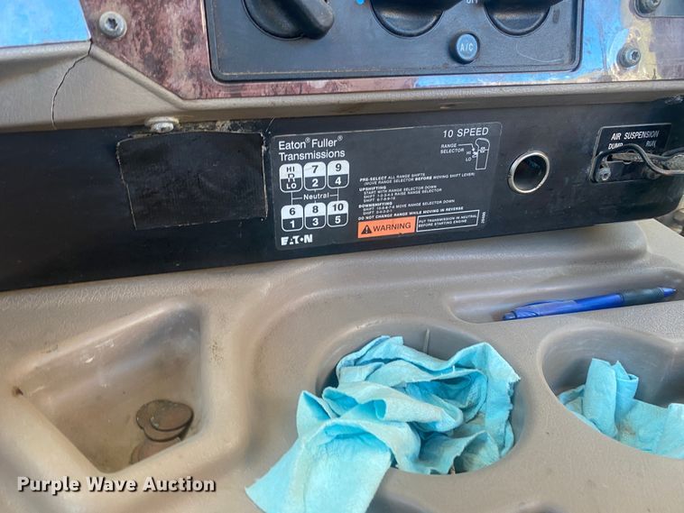 image for item DL1457 2006 International 9200i  semi truck