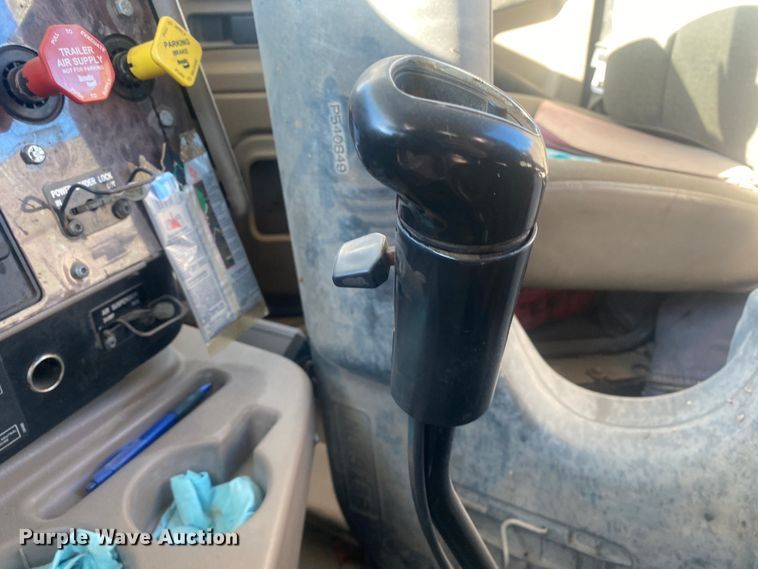 image for item DL1457 2006 International 9200i  semi truck