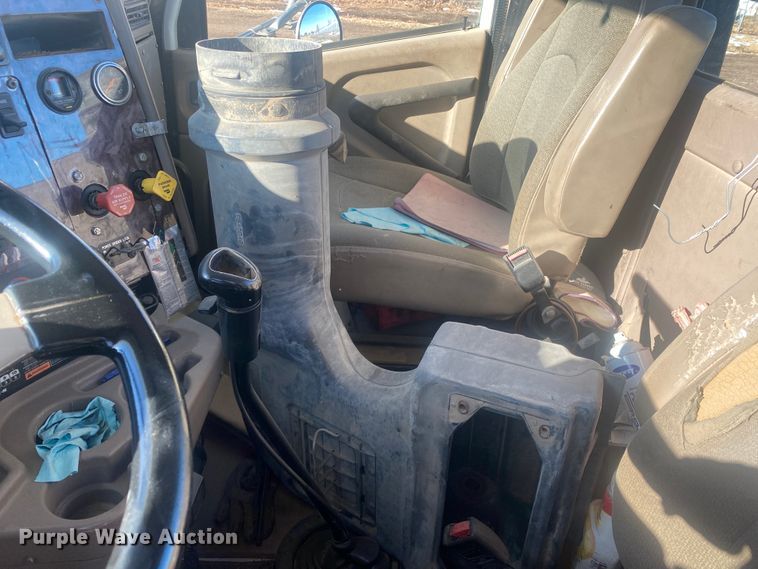 image for item DL1457 2006 International 9200i  semi truck