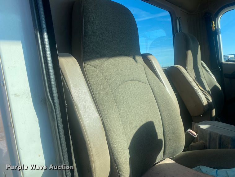 image for item DL1457 2006 International 9200i  semi truck