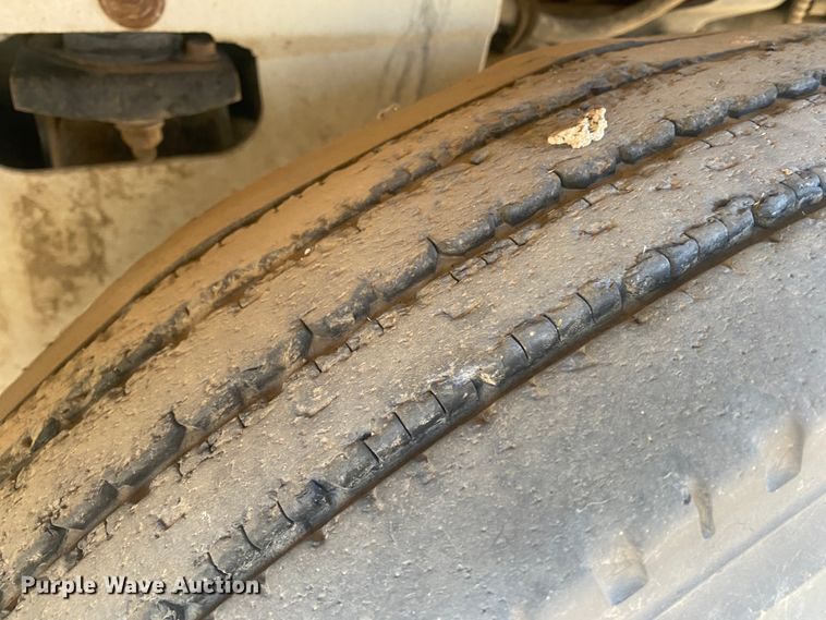 image for item DL1457 2006 International 9200i  semi truck