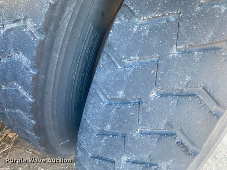 image for item DL1457 2006 International 9200i  semi truck