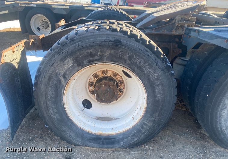 image for item DL1457 2006 International 9200i  semi truck