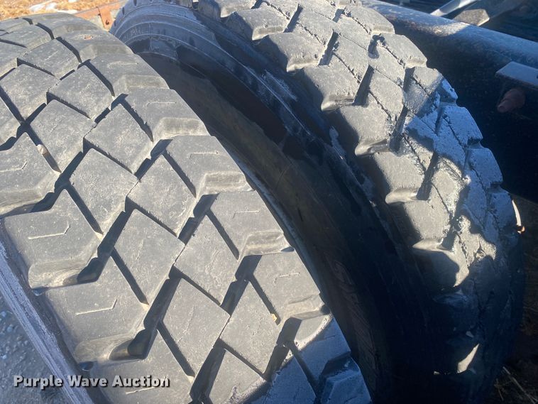 image for item DL1457 2006 International 9200i  semi truck