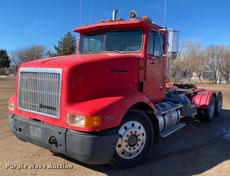 image for item DL1458 1994 International 9200  semi truck