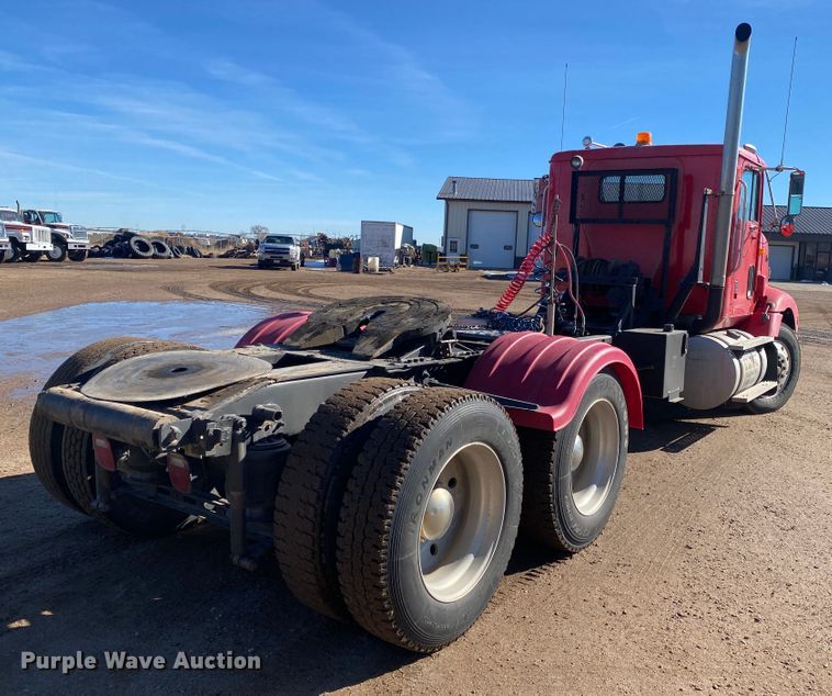 image for item DL1458 1994 International 9200  semi truck