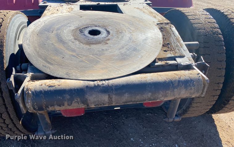 image for item DL1458 1994 International 9200  semi truck