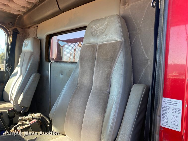 image for item DL1458 1994 International 9200  semi truck