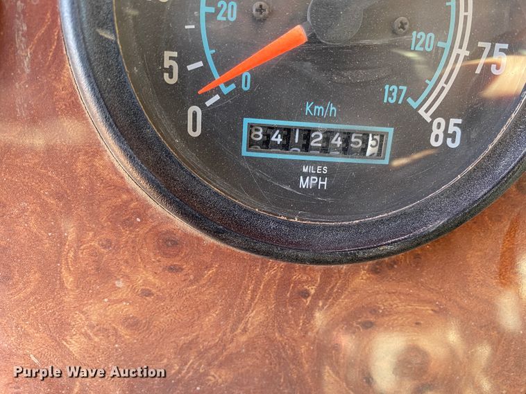 image for item DL1458 1994 International 9200  semi truck